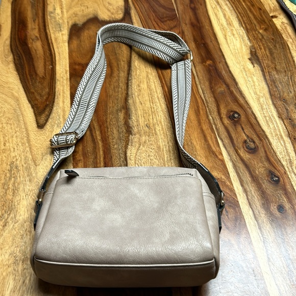 Crossover Small Purse - Picture 2 of 3